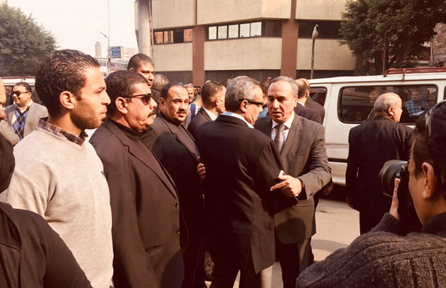 عبد المحسن سلامة يشارك في جنازة إبراهيم سعدة من أخبار اليوم